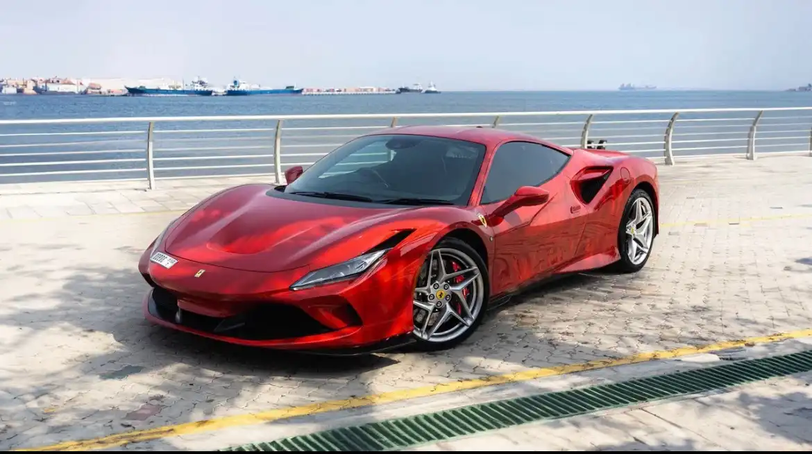 فيراري F8