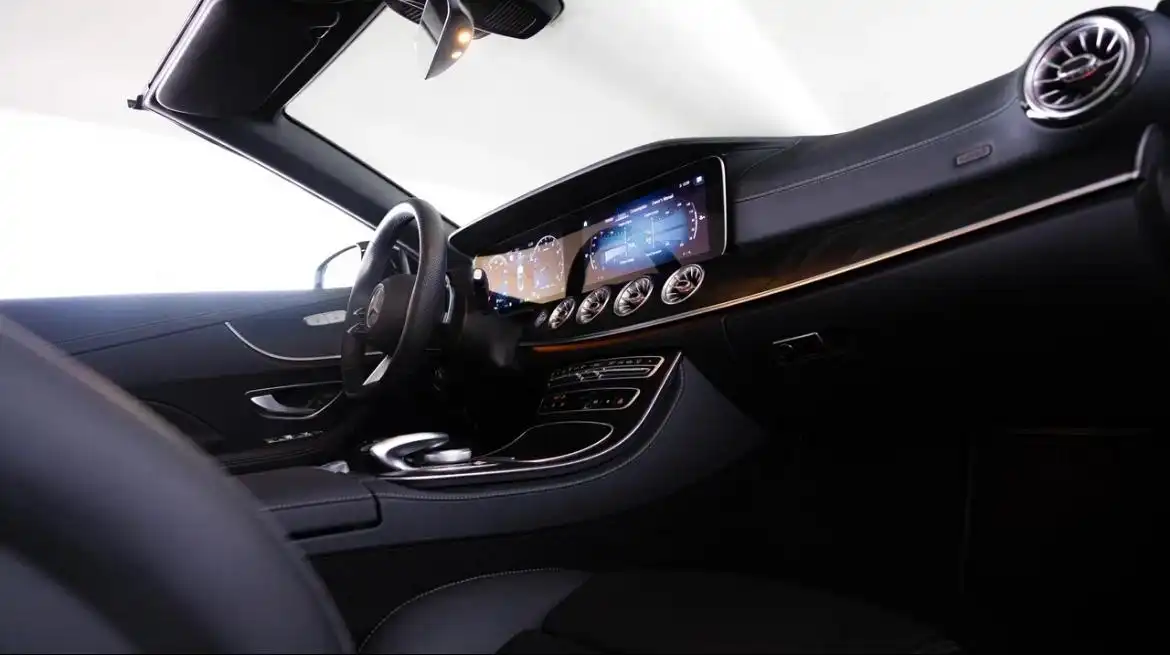 Mercedes E200