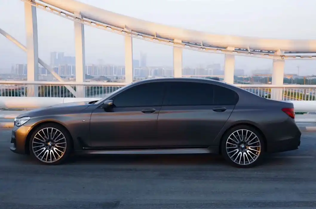 بي إم دبليو 740Li
