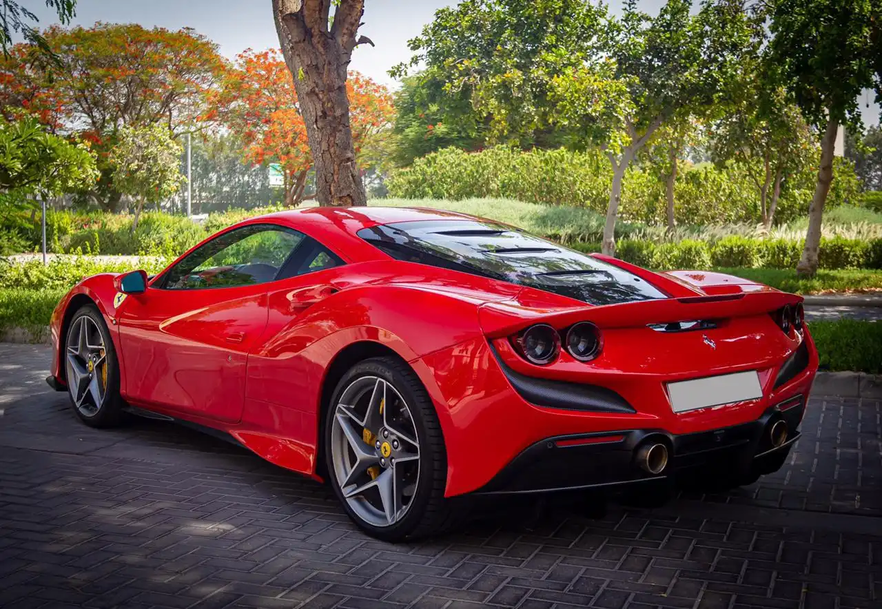 فيراري F8
