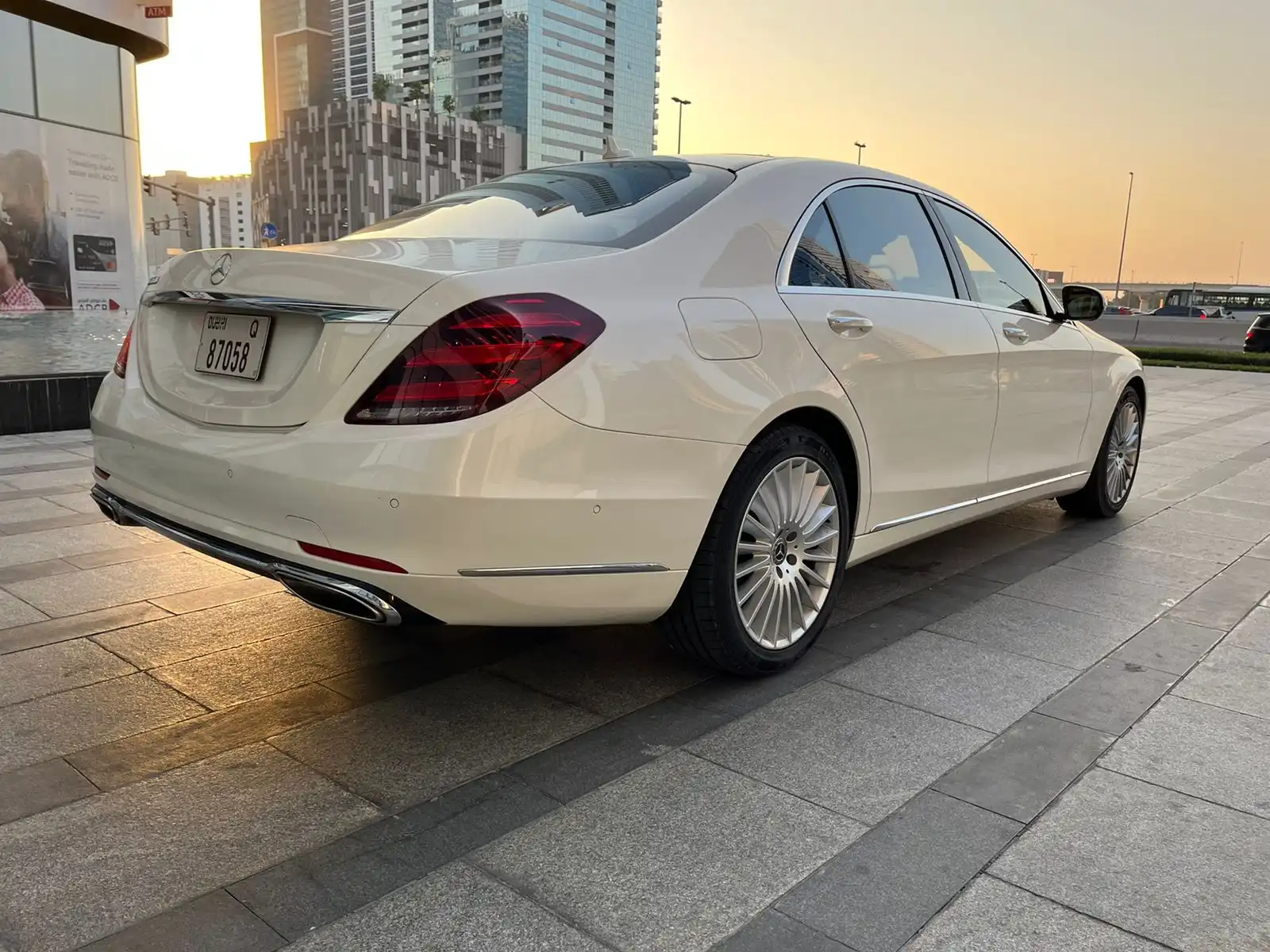 Mercedes Benz S560