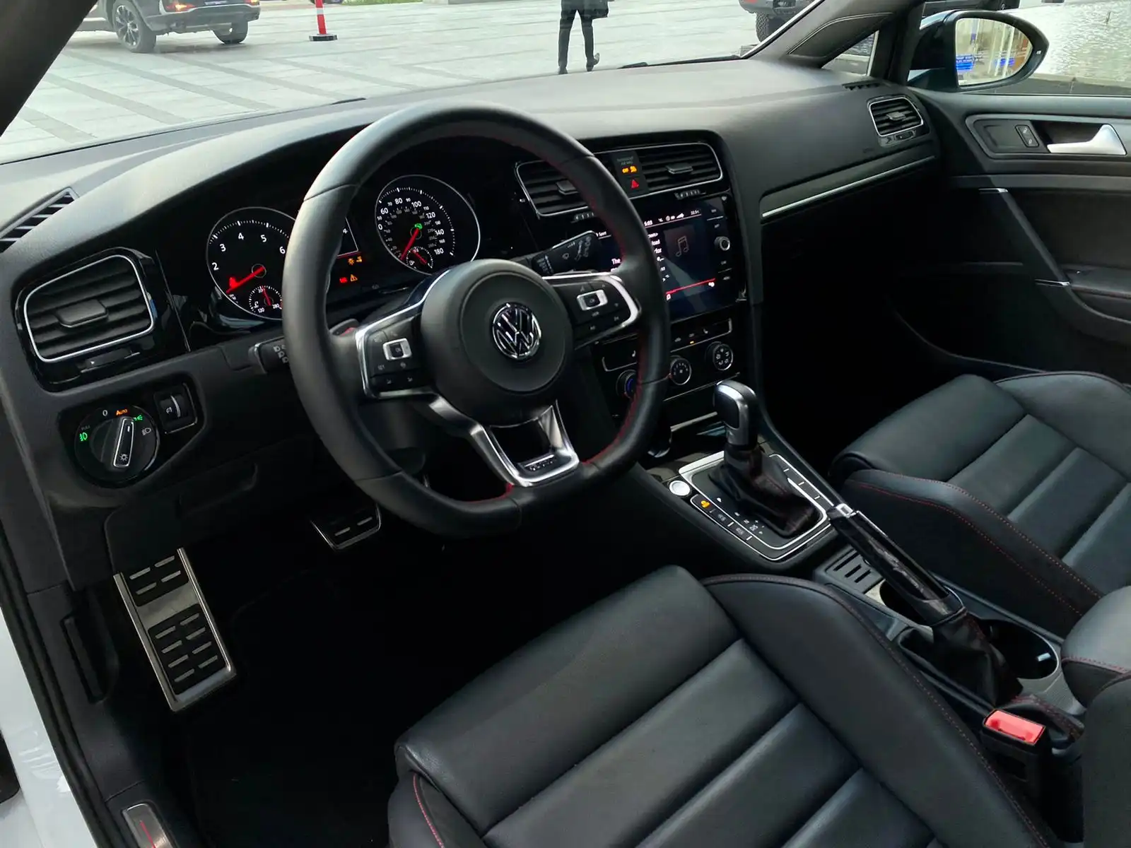 Фольксваген Гольф GTI