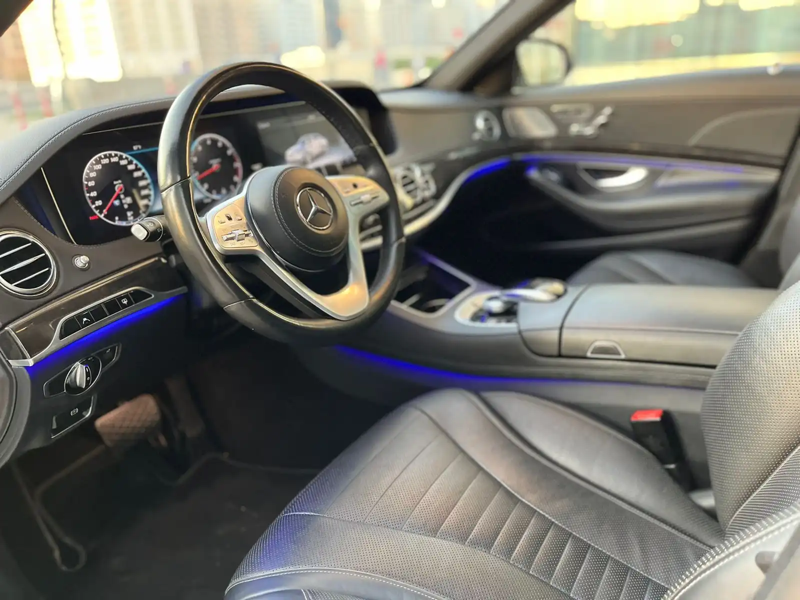 Mercedes Benz S560