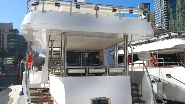 85 ft American Yacht With Jacuzzi