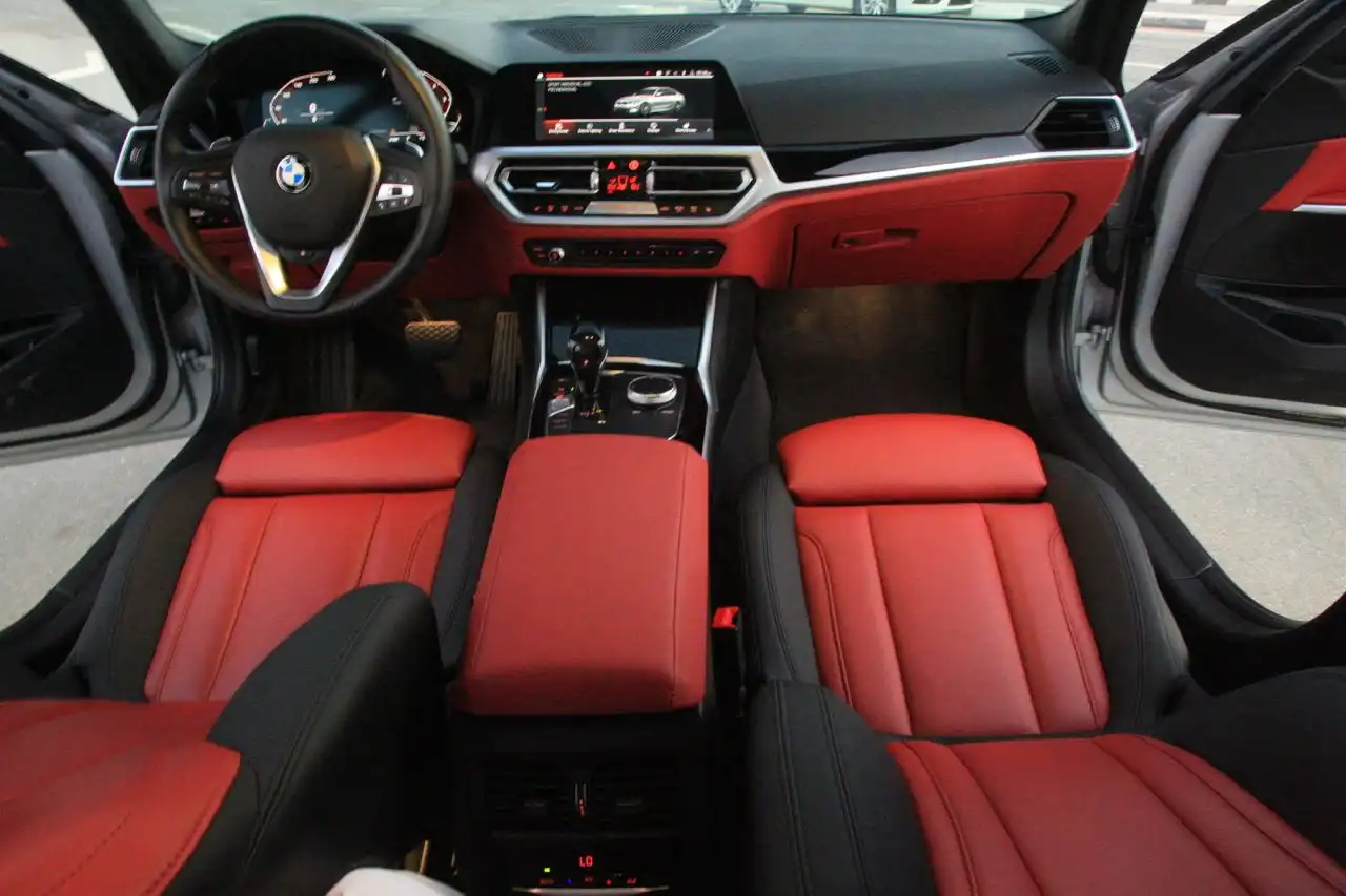 بي إم دبليو 330i