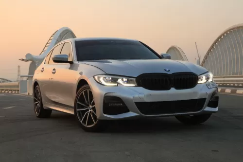 بي إم دبليو 330i