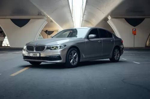 بي إم دبليو 520i 2020