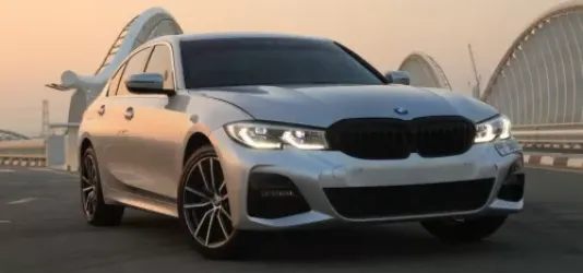 بي إم دبليو 330i